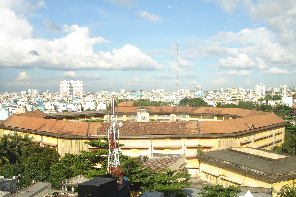 Nhật ký trong trại phần 1 - Mở Đầu